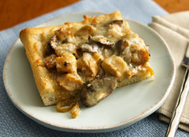 Creamy Chicken Marsala Pizza